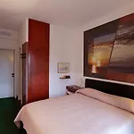 Gruber Hotel